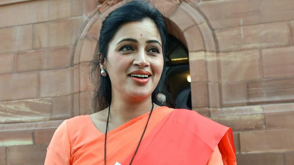 सांसद नवनीत राणा और उनके पिता की बढ़ी मुश्किलें, फर्जी जाति प्रमाणपत्र मामले में गैर जमानती वारंट जारी