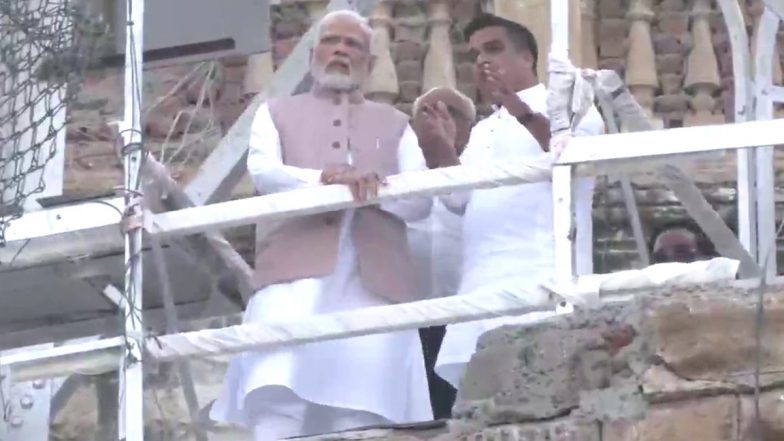Morbi Bridge Tragedy: पीएम मोदी मोरबी घटनास्थल पर पहुंचे, लिया जायजा- Video