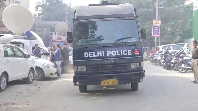 Delhi: दिल्ली पुलिस के हेड कांस्टेबल सहित तीन लोग ‘गो तस्करी’ मामले में गिरफ्तार