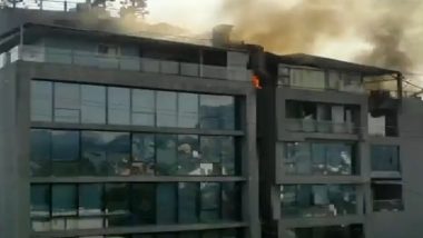 Pune Fire: लुल्लानगर में इमारत के टॉप फ्लोर पर स्थित रेस्टोरेंट में लगी आग (Watch Video)