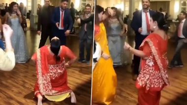 Aunty Dance: लाल साड़ी में आंटी ने किया जबरदस्त डांस, अपने मूव्स से उड़ाए लोगों को होश, देखें वीडियो