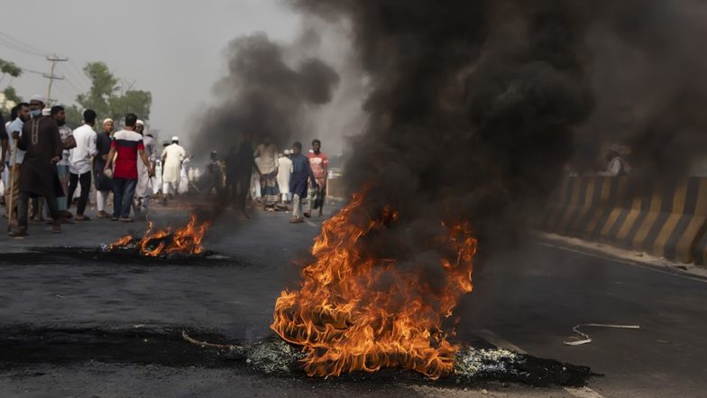 Kolhapur Violence: कोल्हापुर में विरोध प्रदर्शन, पुलिस ने किया लाठीचार्ज, छोड़े आंसू गैस के गोले