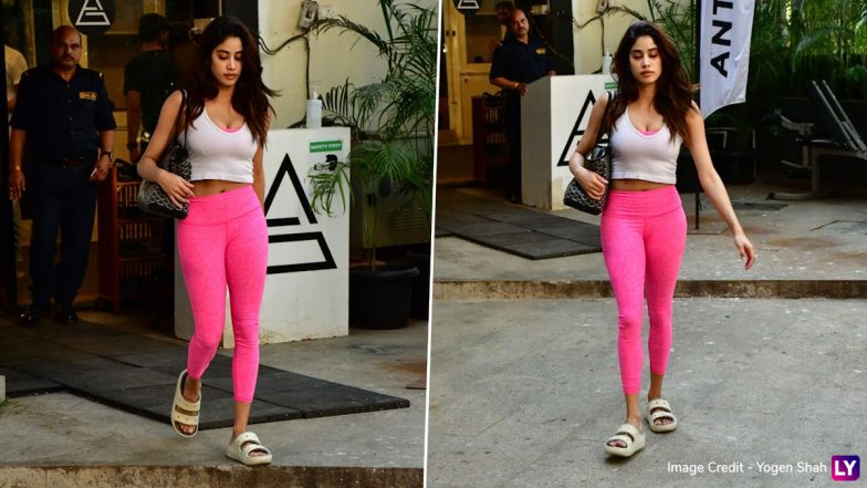 Jahnvi Kapoor का जिम लुक देखकर इम्प्रेस हुए फैंस, सेक्सी स्पोर्ट्स ब्रा में दिखा हॉट फिगर (See Pics)