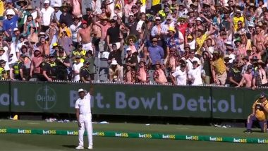 AUS vs SA 2nd Test: कगिसो रबाडा ऑस्ट्रेलिया के खिलाफ दुसरे टेस्ट के दौरान प्रशंसकों के साथ मस्ती करते दिखे (Watch Video)