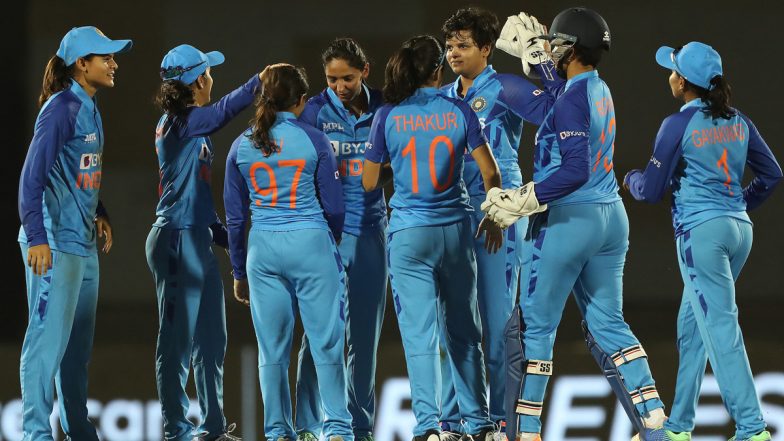 IND-W vs SA-W T20 Tri-Series Live Score: साउथ अफ्रीका को लगा पहला झटका, सलामी बल्लेबाज लौरा वोल्वार्ड्ट लौटी पवेलियन