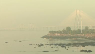 Mumbai Air Pollution: दिल्ली के बाद अब मुंबई की हवा हुई खराब, प्रदूषण के चलते सुबह-सुबह नजर आया धुंध