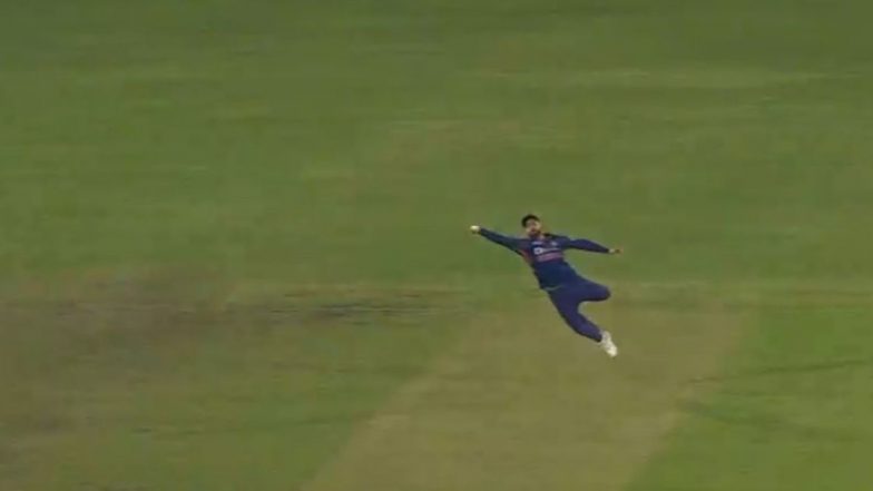 Virat Kohli Catch Video: वाशिंगटन सुंदर की गेंद पर विराट कोहली ने पकड़ा बेहतरीन कैच, देखें विडियो