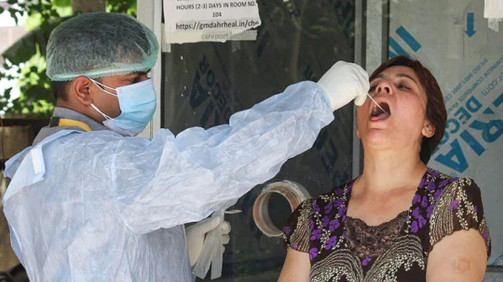 चीन में कोरोना से हाहाकार, क्या भारत में भी खतरा? स्वास्थ्य मंत्री ने की स्थिति की समीक्षा 