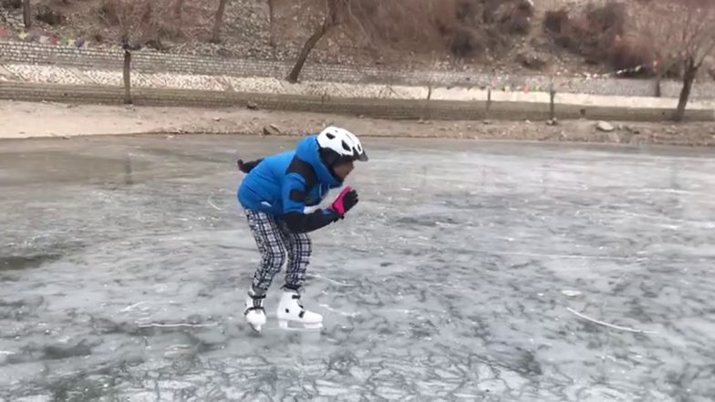 Frozen Lakes Video: हिमाचल में बर्फ से जम गईं झीलें, भयंकर ठंड में आईस स्केटिंग का मजा ले रहें स्थानीय युवक