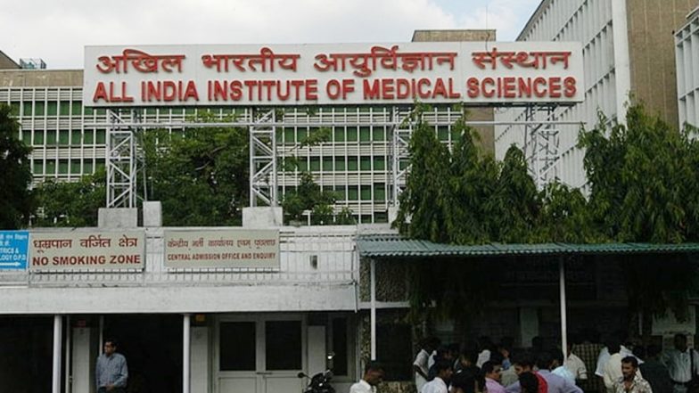 Masks Mandatory in AIIMS: बढ़ते कोरोना केस के बीच दिल्ली एम्स ने कर्मचारियों के लिए मास्क किया अनिवार्य