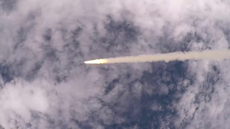 BrahMos Missile Launch From Sukhoi: सुखोई से सुपरसोनिक ब्रह्मोस मिसाइल लॉन्च, सटीक निशाने से टारगेट तहस-नहस