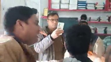 VIDEO: यूपी में एक पेन को लेकर हुआ बवाल, थाने में भिड़ गए BJP नेता और पुलिसकर्मी, वीडियो वायरल