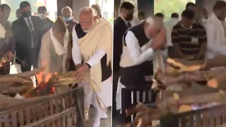 Heeraben Modi Cremated: पंचतत्व में विलीन हुईं PM मोदी की मां हीराबेन, प्रधानमंत्री ने दी मुखाग्नि (Watch Video)