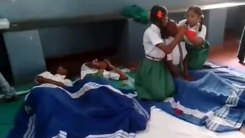 Karnataka: कोप्पल में फूड पॉइजनिंग के कारण 20 से अधिक छात्राओं को अस्पताल में भर्ती कराया गया (Watch Video)