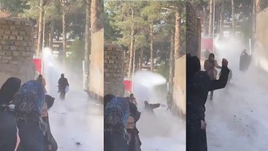VIDEO: अफगानिस्तान के विश्वविद्यालय में महिलाओं पर रोक, तालिबान ने प्रदर्शनकारियों पर की पानी की बौछार