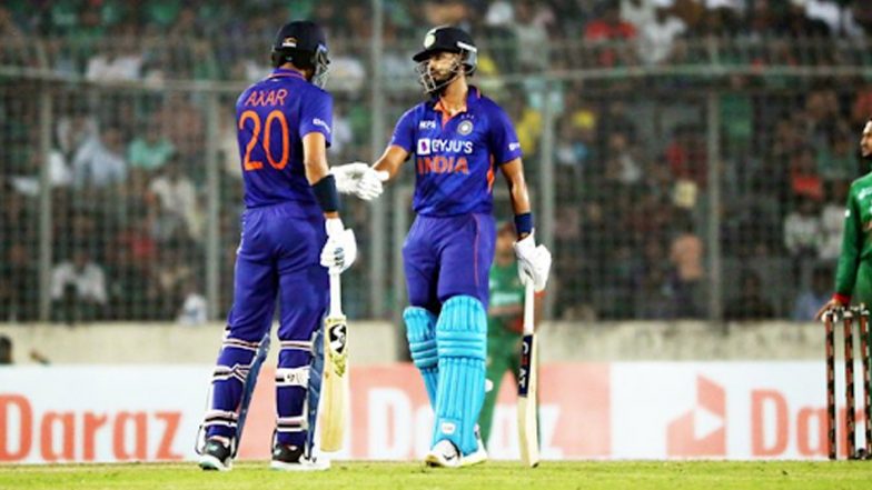 IND vs BAN 2nd ODI 2022 Live Update: अक्षर पटेल ने दूसरे वनडे में अर्धशतकिय पारी खेलकर आउट, भारत को जीतने के लिए चाहिए 10 ओवर में 82 रन