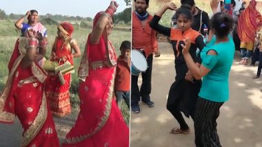 Deshi Village Bhabhi Dance: देसी भाभी ने घूंघट में बीच सड़क पर लगाए ठुमके, अपने डांस से उड़ाया गर्दा