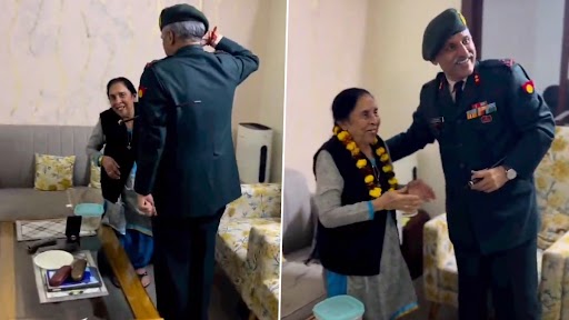Viral Video: रिटायरमेंट के बाद आर्मी ऑफिसर ने आखिरी बार वर्दी में अपनी मां को दी सलामी, इमोशनल वीडियो वायरल