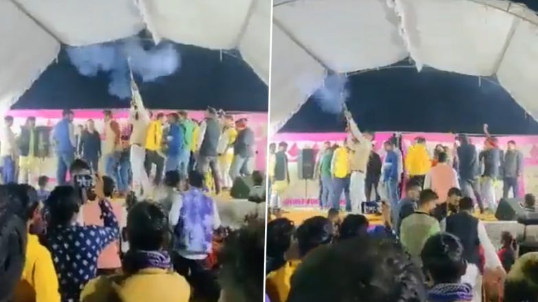Viral Video: यूपी के रायबरेली में एक आर्केस्ट्रा कार्यक्रम के दौरान आदमी ने खुलेआम की हवाई फायरिंग