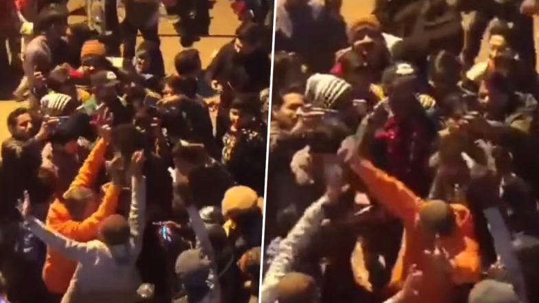 Sarfaraz Ahmed Viral Video: 8 साल बाद टेस्ट में शतक जड़ने वाले सरफराज अहमद का ढोल- नगाड़ा के साथ होमटाउन में किया गया स्वागत