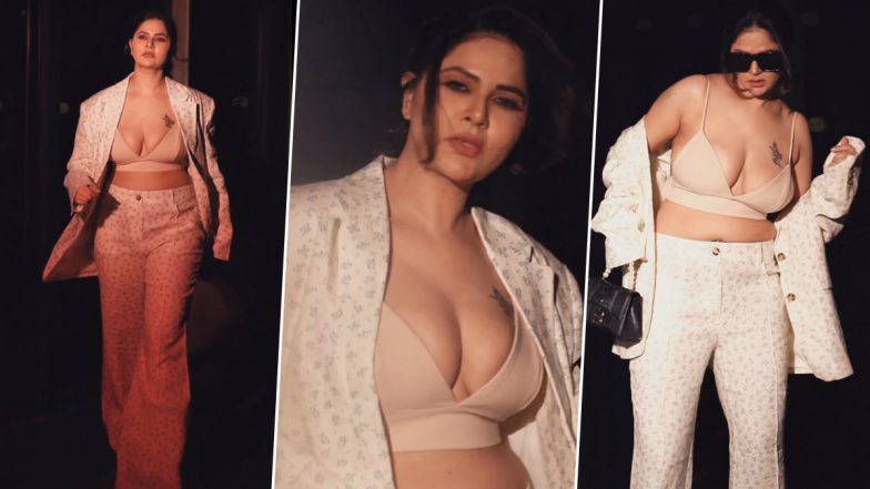 Aabha Paul ने स्टायलिश आउटफिट में फ्लॉन्ट किया सेक्सी फिगर, Gandi Baat एक्ट्रेस की सेक्सी अदाएं उड़ा देंगी आपके होश (Watch Video)