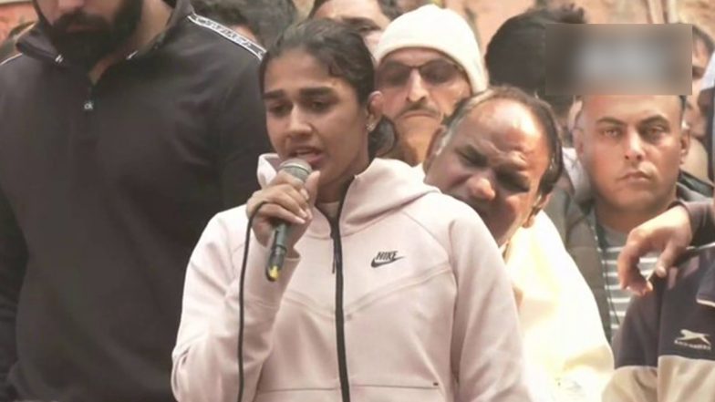 Wrestlers Protest: धरना स्थल पर पहुंची पहलवान और बीजेपी नेता बबीता फोगाट, निष्पक्ष जांच का दिया भरोसा