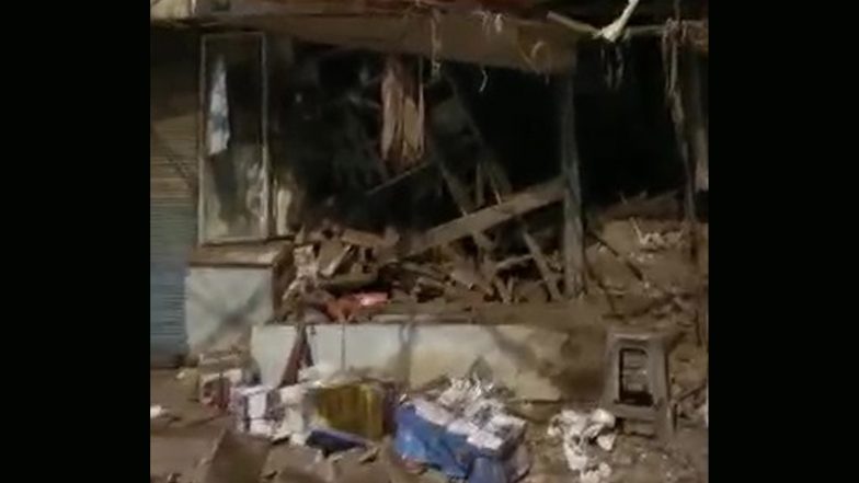 Delhi: नजफगढ़ में एक निर्माणाधीन बिल्डिंग गिरी, टीम घायल; दमकल विभाग बचाव कार्य में जुटा