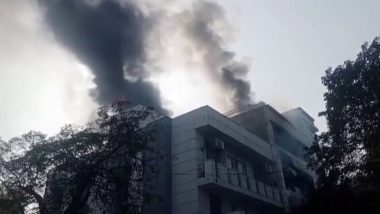 Delhi Fire: दिल्ली के ओखला में इलेक्ट्रिक फैक्ट्री में लगी आग, मौके पर दमकल की गाड़ियां मौजूद