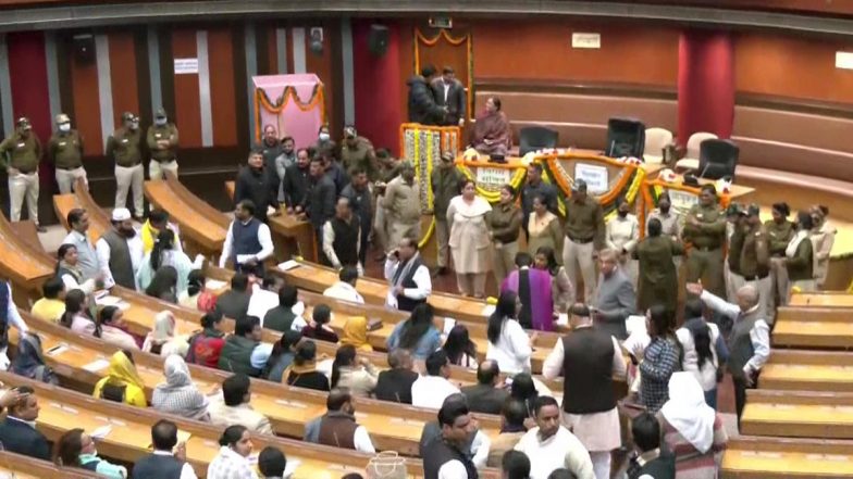 Delhi Mayor Election Postponed: सदन में हंगामे के चलते मेयर का चुनाव फिर स्थगित- Watch Video
