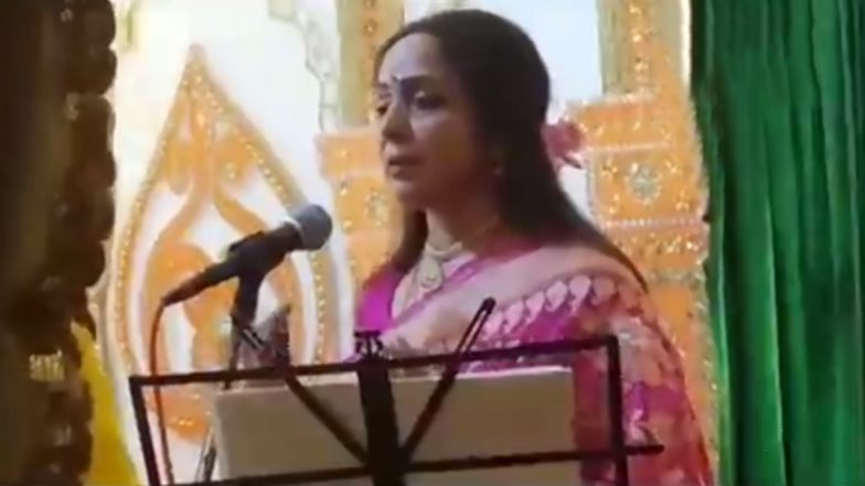 Hema Malini Bhajan Video: हेमा मालिनी ने वृंदावन के राधा रमण मंदिर में गाया भजन, देखें Video