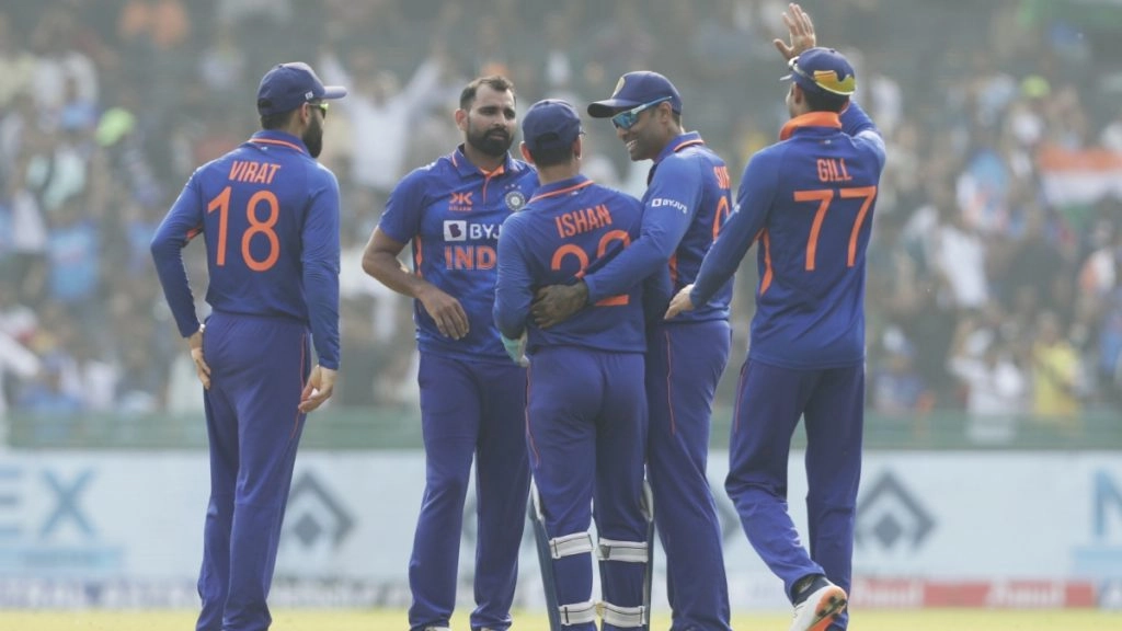 भारत ने 20.1 ओवर में दो विकेट पर 111 रन बनाकर एकतरफा जीत हासिल की