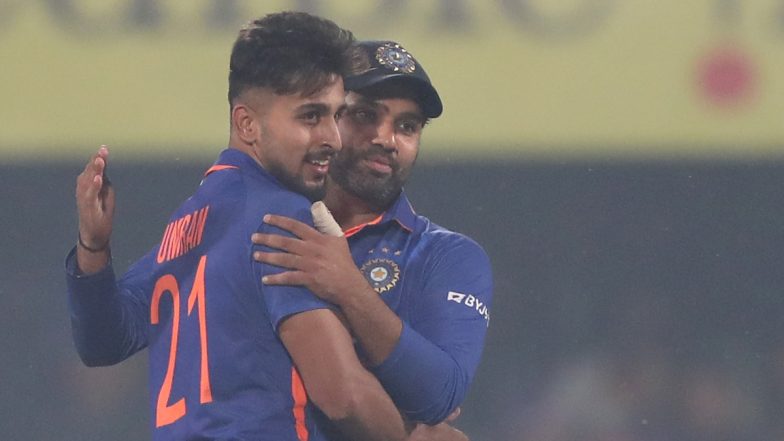 IND vs SL 1st ODI Live Score: श्रीलंका का 8वां विकेट गिरा, चामिका करुणारत्ने 14 रन बनाकर आउट