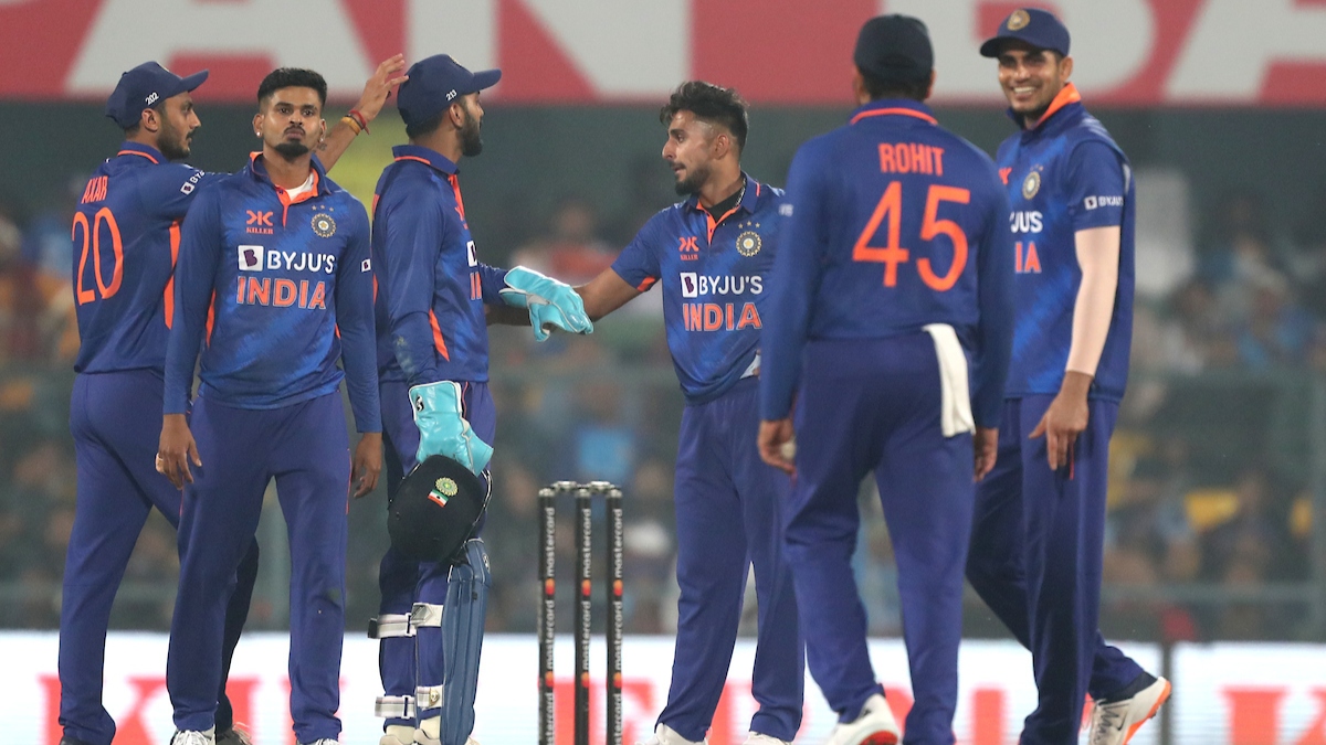 IND vs SL 2nd ODI Live Score श्रीलंका की पारी लड़खड़ाई, नुवानिडू