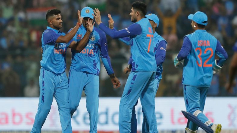 IND vs SL 2nd T20: श्रीलंका का दूसरा विकेट गिरा, भानुका राजपक्षे 2 रन बनाकर हुए आउट