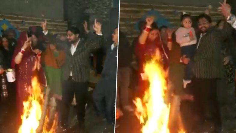 Lohri 2023: पंजाब के अमृत्सर में लोहड़ी की धूम, लोगों ने हर्षोल्लास के साथ मनाया जश्न- Watch Video