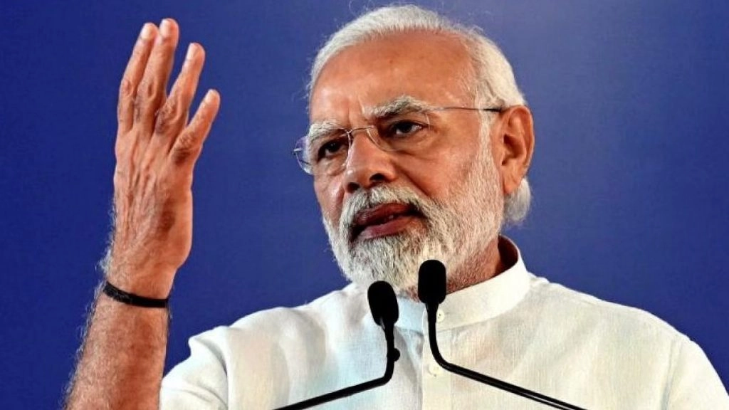 प्रवासी भारतीय दिवस सम्मेलन के उद्घाटन के लिए इंदौर पहुंचे प्रधानमंत्री नरेंद्र मोदी