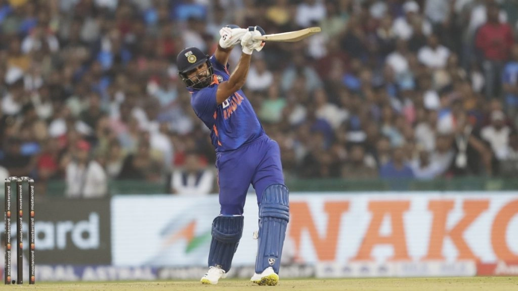 टीम इंडिया के कप्तान रोहित शर्मा का वनडे क्रिकेट में आखिरी शतक साल 2020 में ऑस्ट्रेलिया के खिलाफ आया था