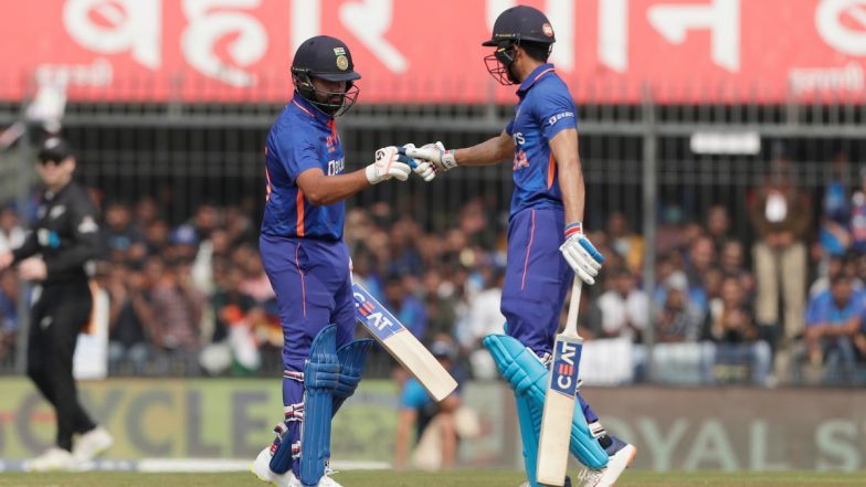 IND VS NZ, 3rd ODI: रोहित शर्मा और शुभमन गिल ने खेली तूफानी पारी, तीसरा वनडे जीतकर टीम इंडिया ने 3-0 से सीरीज अपने नाम की, आईसीसी वनडे रैंकिंग में हासिल किया पहला स्थान