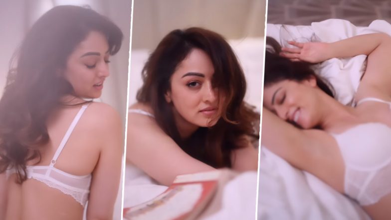 Sandeepa Dhar ने व्हाइट ब्रालेट पहन बेडरूम में कराया बोल्ड फोटाशूट, एक्ट्रेस की सेक्सी अदाएं देख आपके उड़ जाएंगे होश (Watch Video)