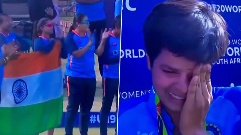 Shafali Verma Viral Video: ICC U19 महिला T20 विश्व कप 2023 की ट्रॉफी पर कब्ज़ा करने के बाद भारतीय कप्तान शैफाली वर्मा के आंखो में आए आंसू, देखें विडियो