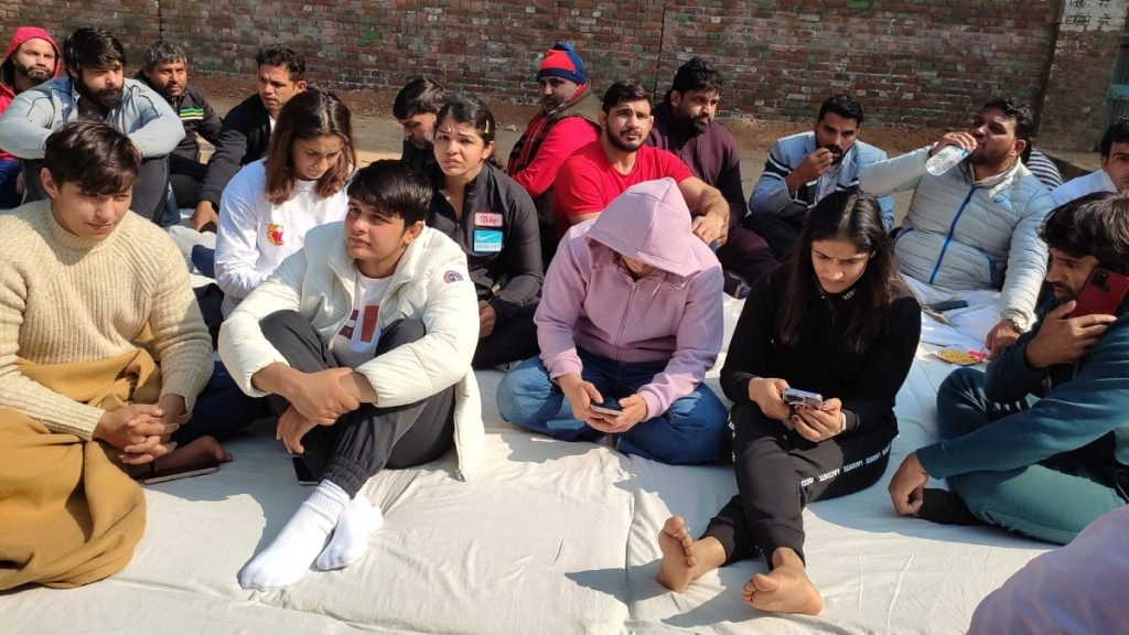 Wrestlers Protest: इस मांग पर समझौते के लिए तैयार नहीं पहलवान, अनुराग ठाकुर संग आज फिर होगी बात 