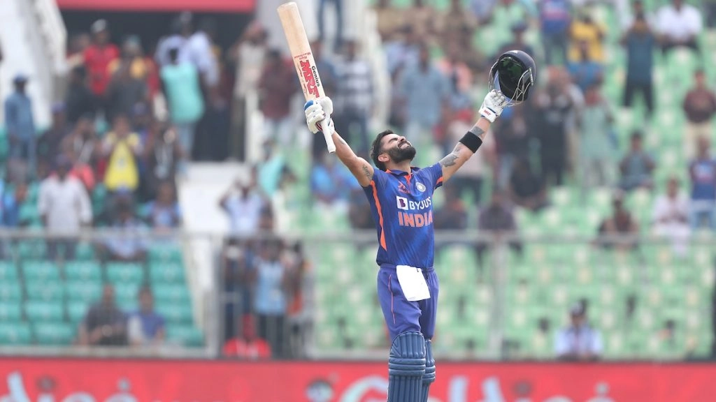 घरेली सरज़मीं पर खेलते हुए विराट कोहली सबसे ज्यादा 22 शतक लगा चुके हैं