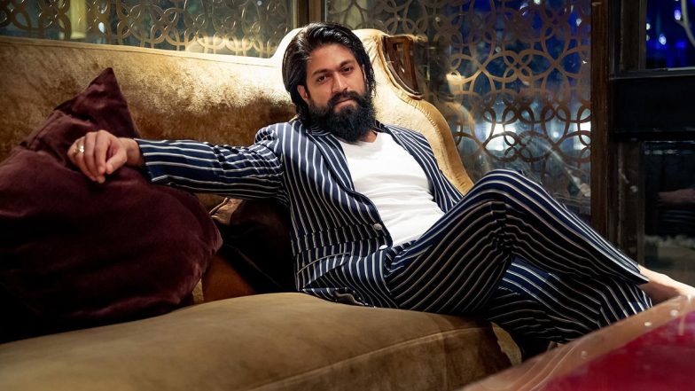Yash Seeks Blessings Before Project Announcement: नए प्रोजेक्ट का ऐलान करने से पहले कुलदेवता&nbsp;का आशिर्वाद लेने&nbsp;मंदिर पहुंचे सुपरस्टार यश, बोले - मैं एक पल भी बर्बाद नहीं कर रहा हूं