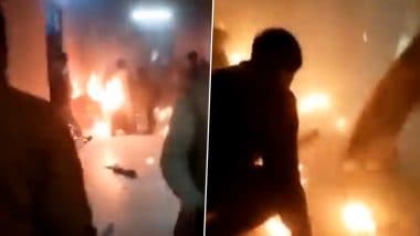 Uttar Pradesh Shocker: बाराबंकी में तहसीलदार और बीजेपी नेता से परेशान होकर शख्स ने खुद को लगाई आग; वीडियो हुआ वायरल