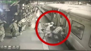 VIDEO: चलती ट्रेन में चढ़ने के दौरान फिसलकर गिरी महिला, देखिए RPF जवान ने कैसे बचाई जान