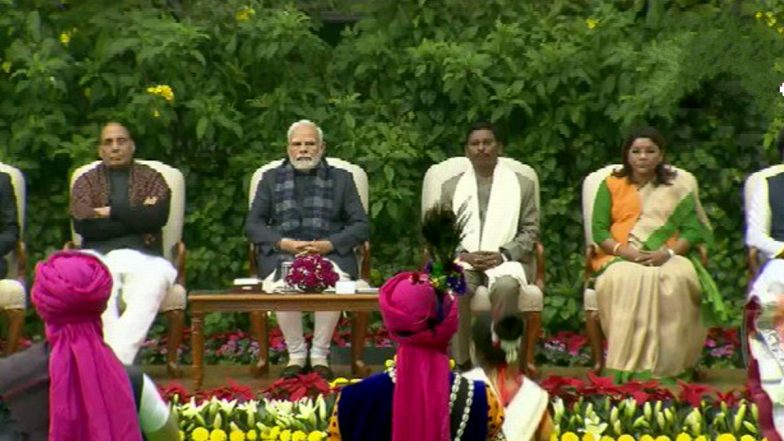Republic Day 2023: PM मोदी ने गणतंत्र दिवस परेड में शामिल कलाकारों की सांस्कृतिक प्रस्तुति देखी