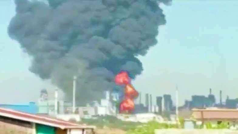 Nashik Fire Update: नासिक की फैक्ट्री में ब्लास्ट के बाद लगी भीषण आग हादसे में एक शख्स की मौत, 14 से अधिक लोग जख्मी, रेस्क्यू ऑपरेशन अभी भी जारी- Watch Video