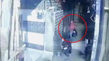 VIDEO: दिल्ली हादसा, अंजलि की दोस्त निधि का सामने आया CCTV फुटेज, करीब 2.30 बजे लौटी घर