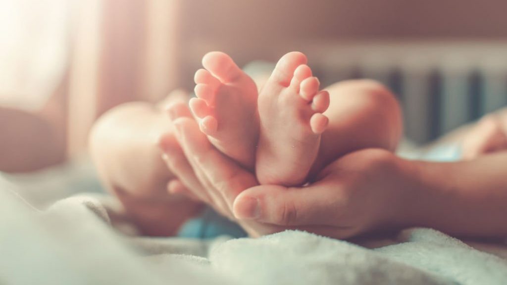 Kerala: केरल के ट्रांसजेंडर जोड़े ने महिला दिवस पर अपने बच्चे का नामकरण किया
