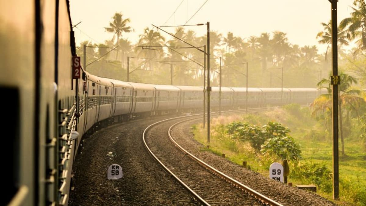 Indian Railways: भारतीय रेलवे कोच उत्पादन बना 'मेक इन इंडिया' पहल का बड़ा प्रमाण, 91.6% की हुई वृद्धि